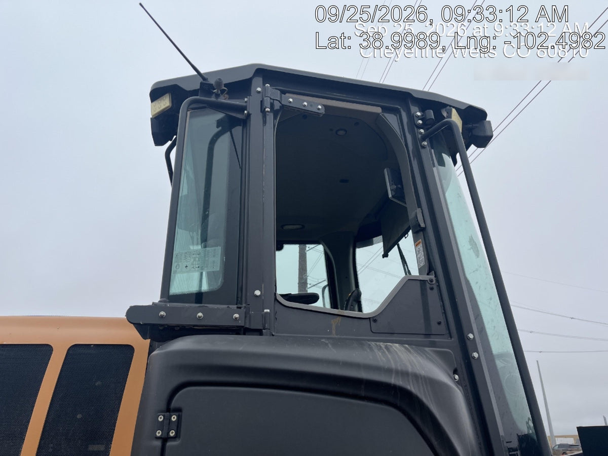 2022 CASE 621G