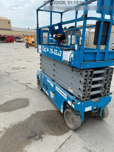 2017 Genie GS-3232 Genie GS3232 32' Scissor Lift