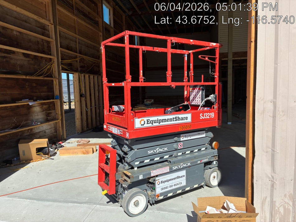 2020 Skyjack SJIII-3219 Solid NM Tires, Half height spring hinged entry gate, Dual Beacons, 800W Inverter