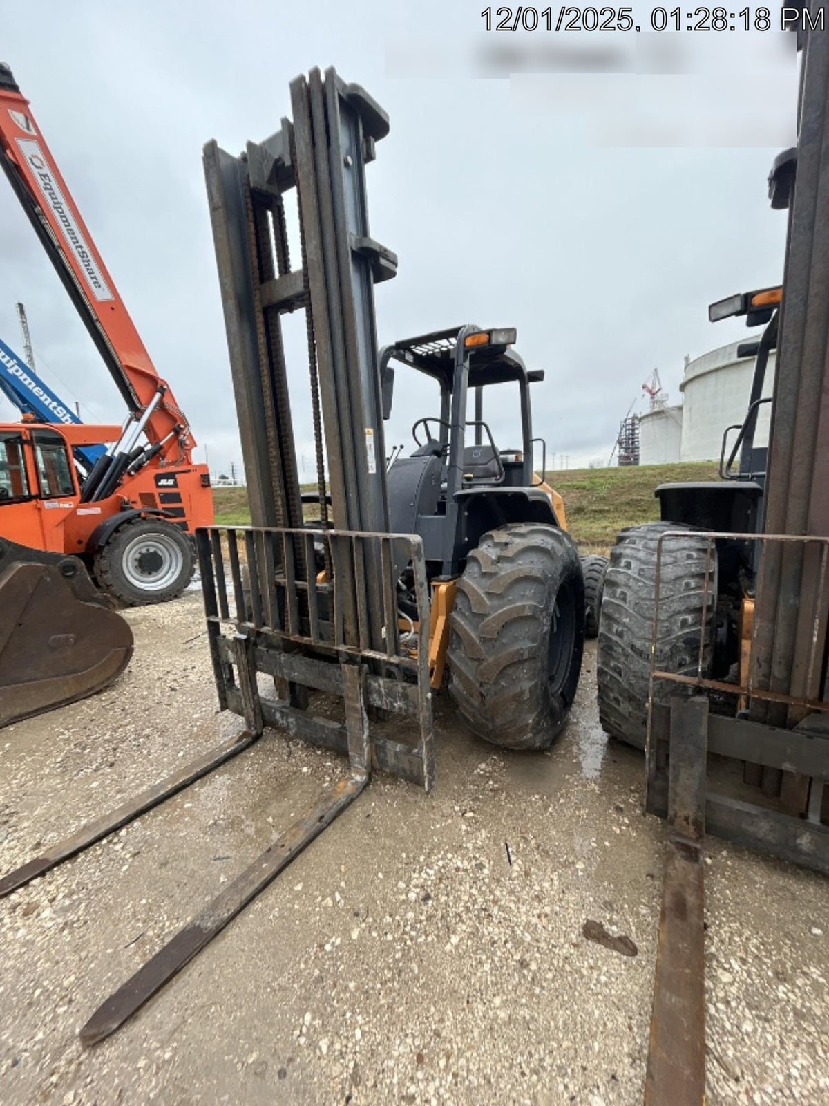2018 CASE 588H