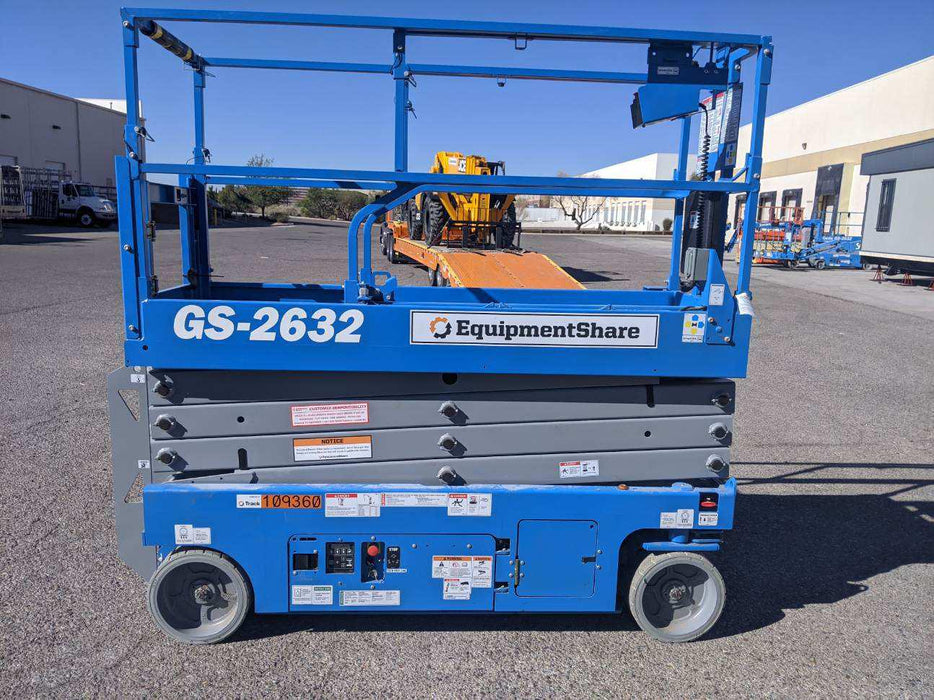 2020 Genie GS-2632 Solid NM Tires, Folding Rails with Half-Height Swing Gate, Beacon