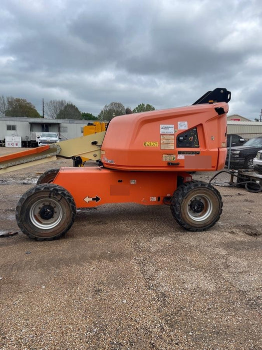 2019 JLG 400S