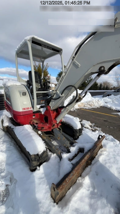 2021 TAKEUCHI TB235-2R