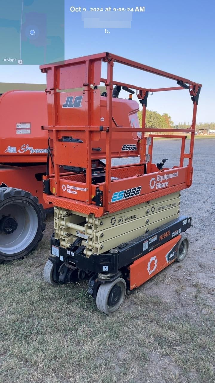 2023 JLG ES1932