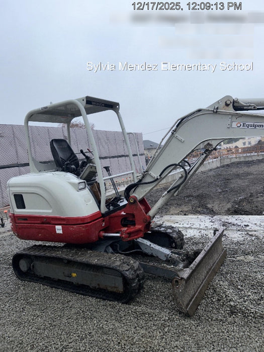 2022 TAKEUCHI TB235-2R