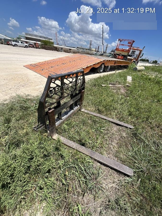 2021 PALADIN 48" Pallet Forks - Paladin