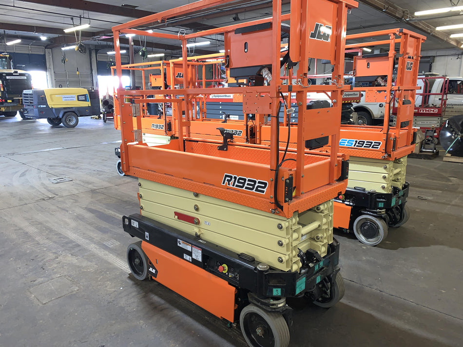 2022 JLG R1932
