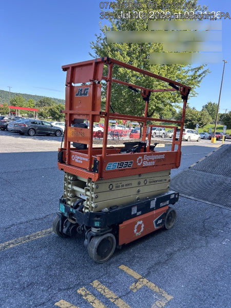 2022 JLG ES1932