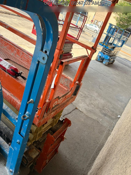 2022 JLG ES2632