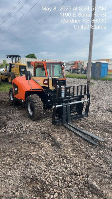 2025 JLG 519