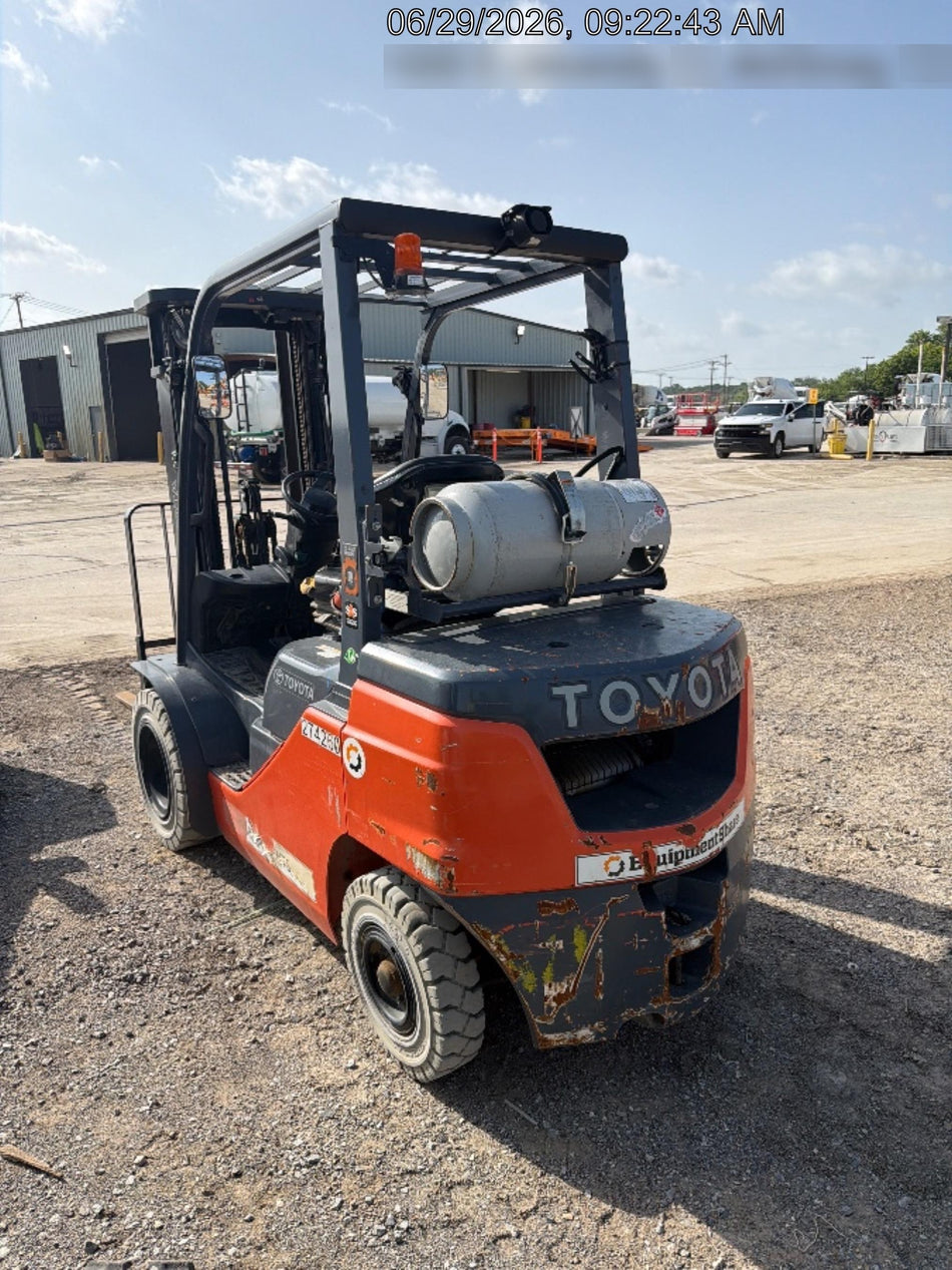 2022 TOYOTA 50-8FGU25