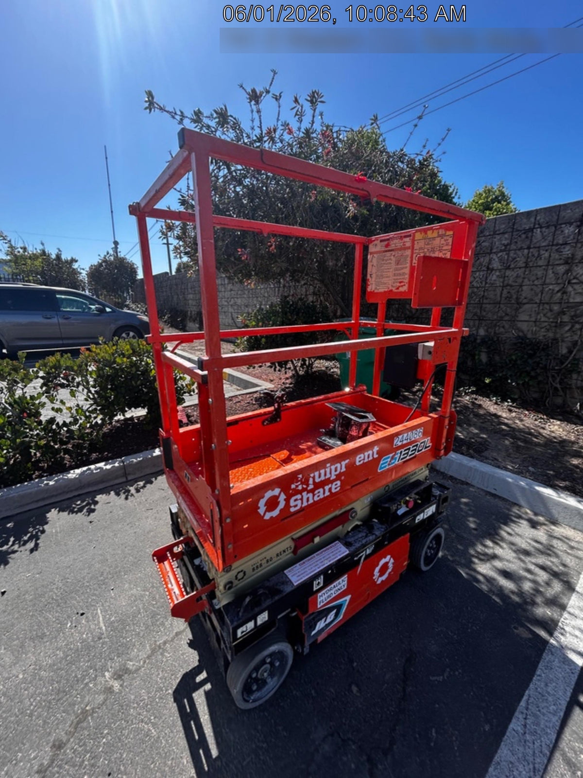 2022 JLG ES1330L