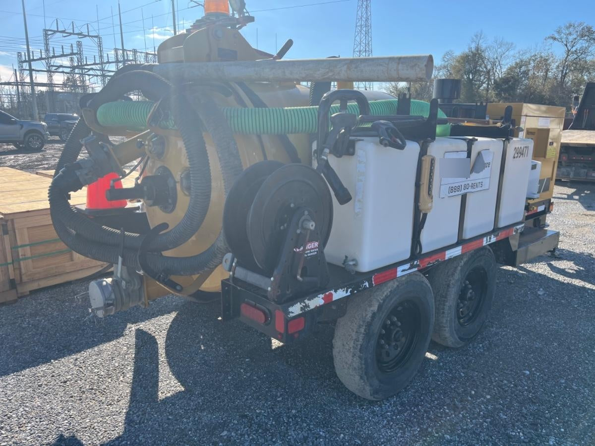 2023 Vac-Tron LP573XDT T4 Koehler Diesel Engine, 500 Gallon Debris Tank, x2 100 Gallon Water Tanks