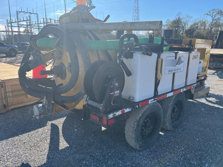 2023 Vac-Tron LP573XDT T4 Koehler Diesel Engine, 500 Gallon Debris Tank, x2 100 Gallon Water Tanks