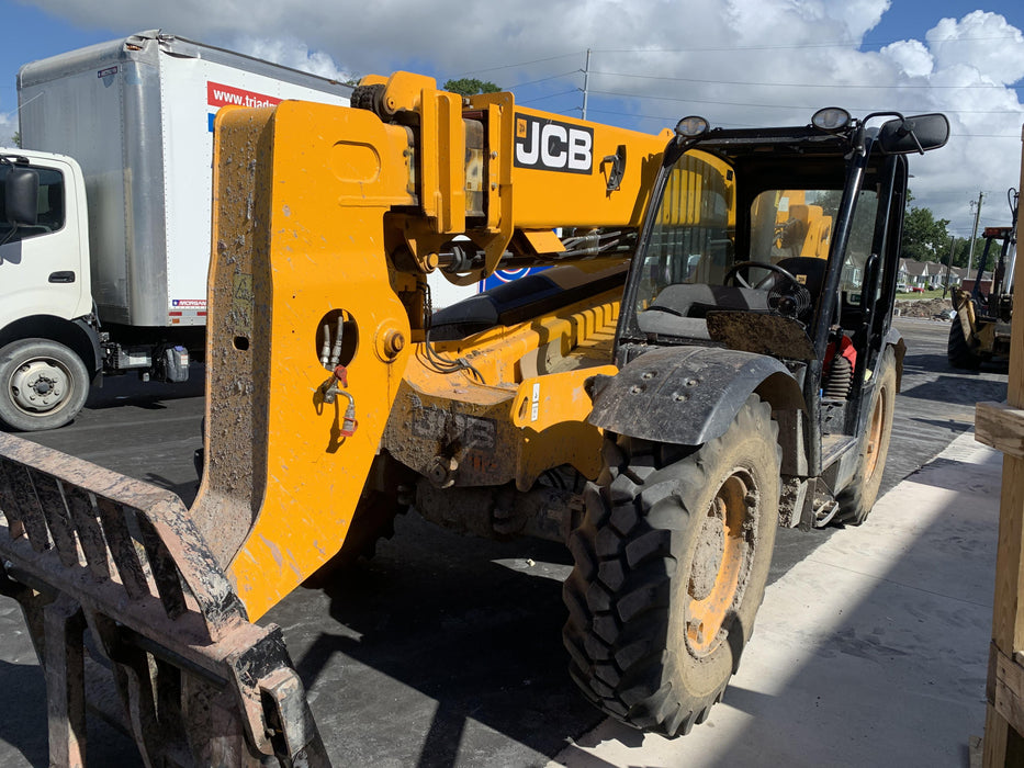 2019 JCB 506-36 Canopy, 74 HP, FF Tires, STD Worklight, Beacon, Aux Hydraulics, Lifting Eye, Back up Alarm, 48" Carriage, 48" Forks