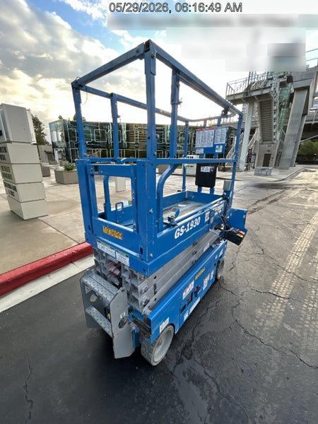 2020 Genie GS-1930 Solid Non Marking Tires, Beacon, Folding rails with half height swing gate, 800W Inverter