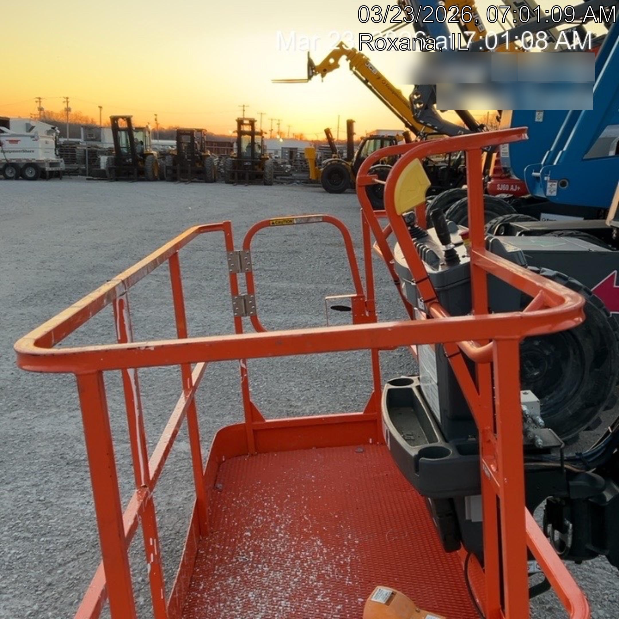 2025 JLG 800AJ