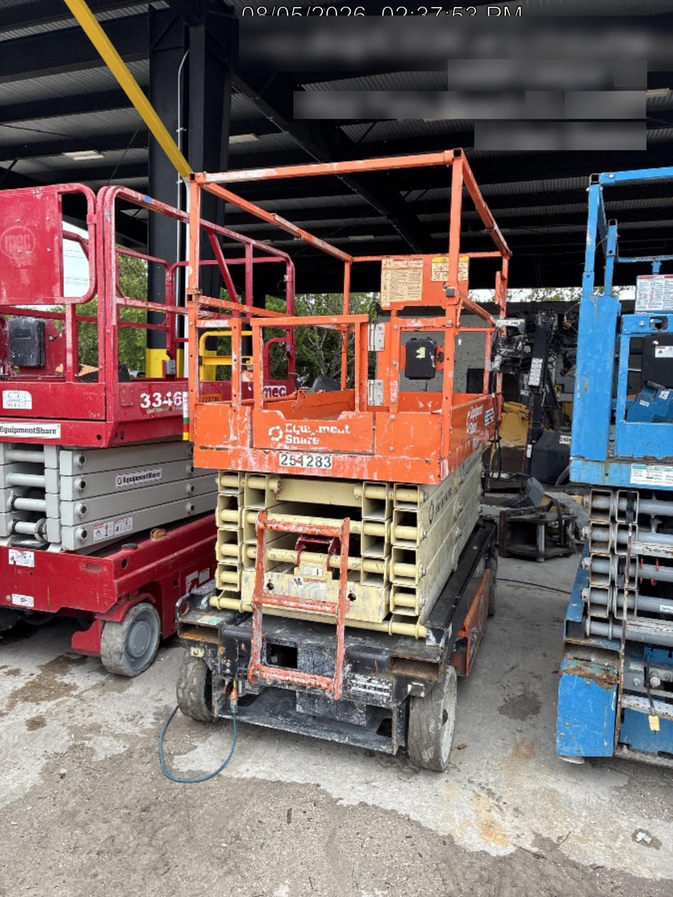 2022 JLG ES3246