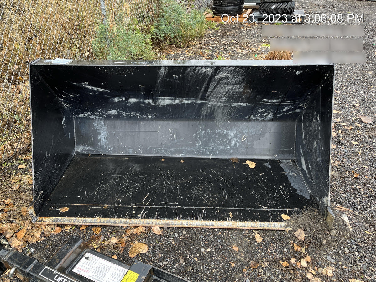 2023 JLG 1001100822