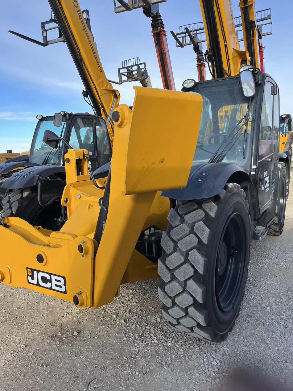 2025 JCB 512-56