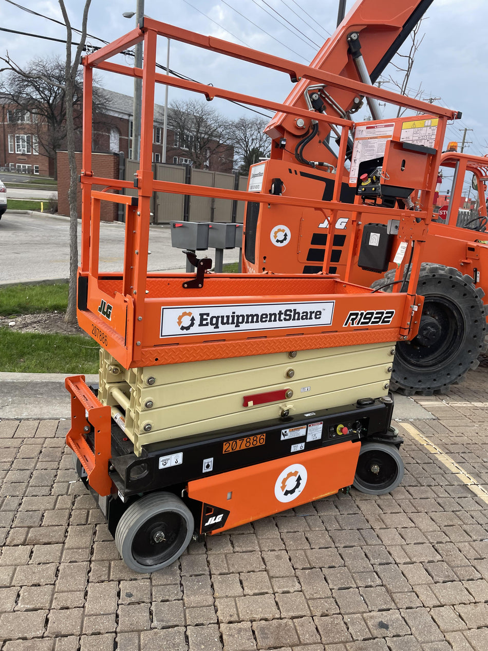 2022 JLG R1932