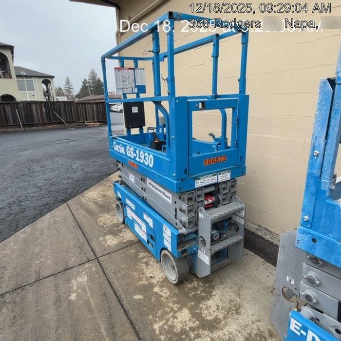 2020 Genie GS-1930 Solid Non Marking Tires, Beacon, Folding rails with half height swing gate, 800W Inverter