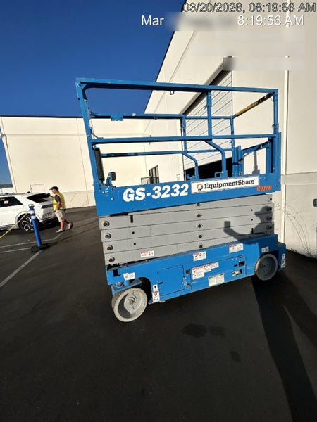 2020 Genie GS-3232 Standard, Folding half height swing gate, 800W Inverter