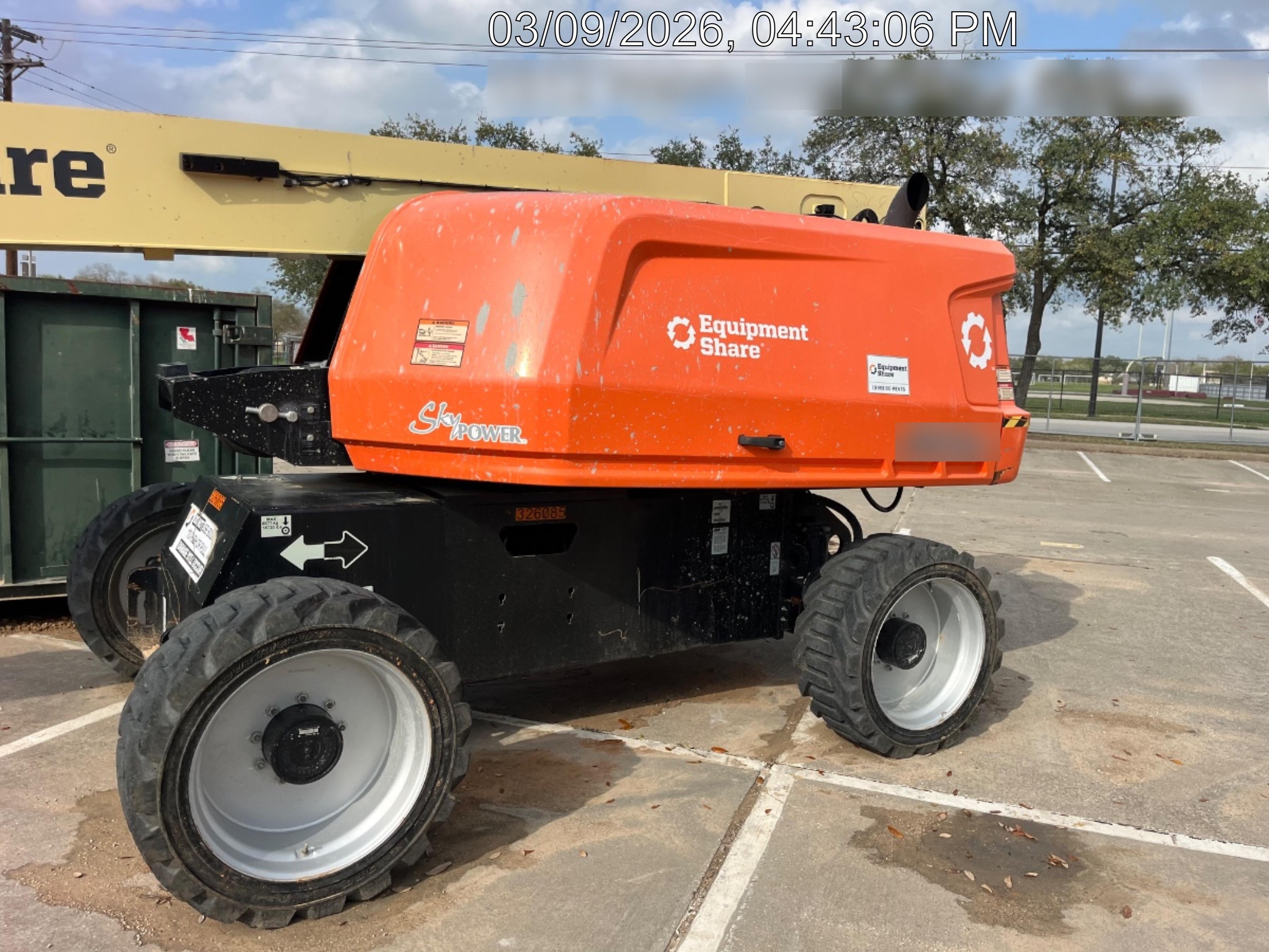 2023 JLG 660SJ
