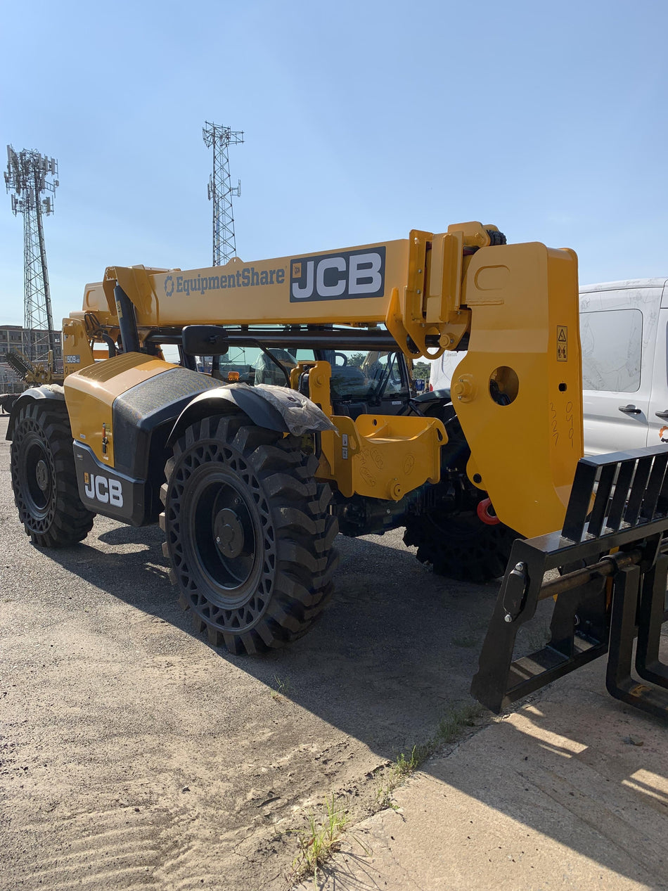 2023 JCB 509-42