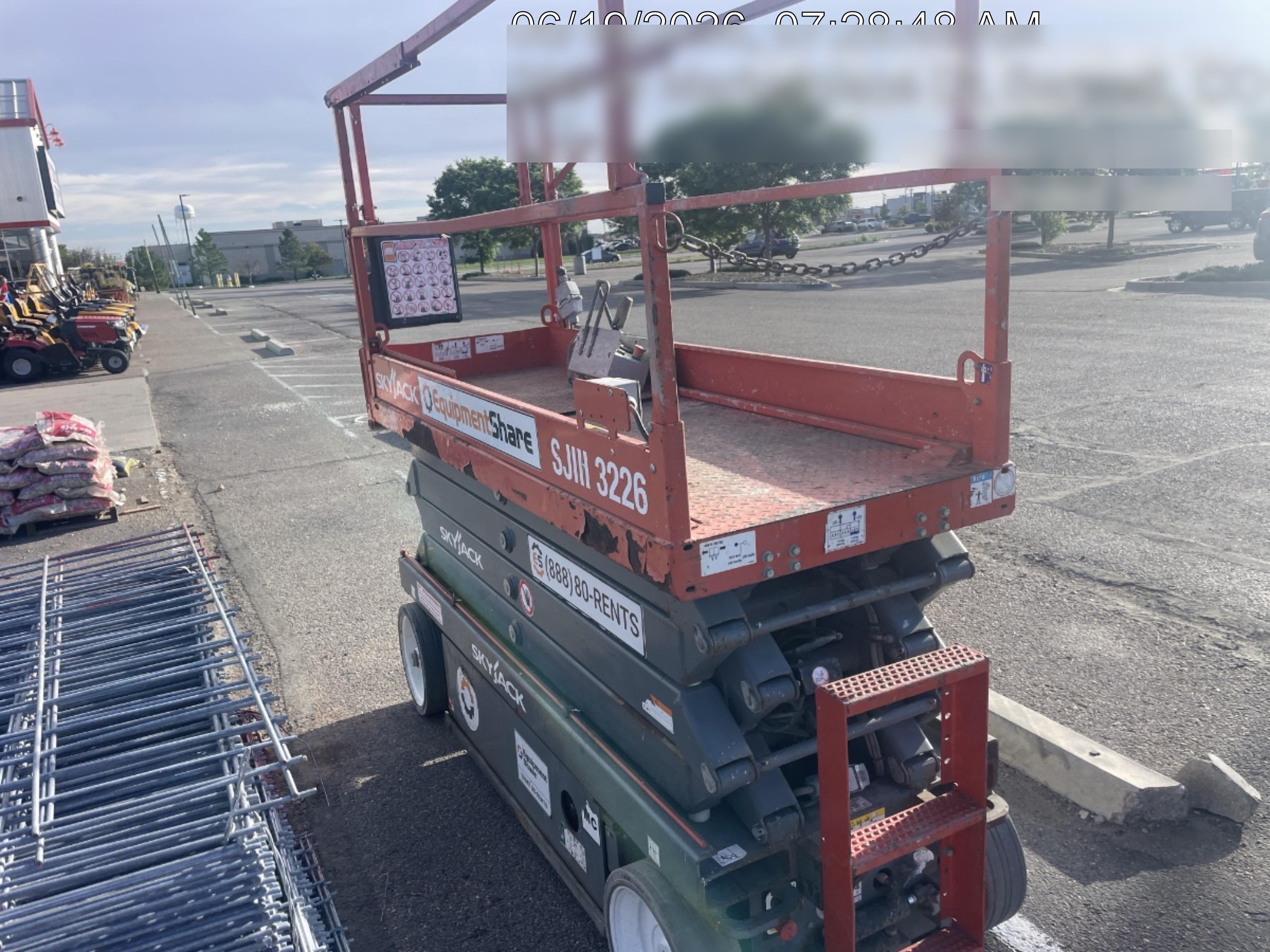 2018 Skyjack SJIII-3226 Skyjack SJIII3226 Scissor Lift w/Trojan Batteries