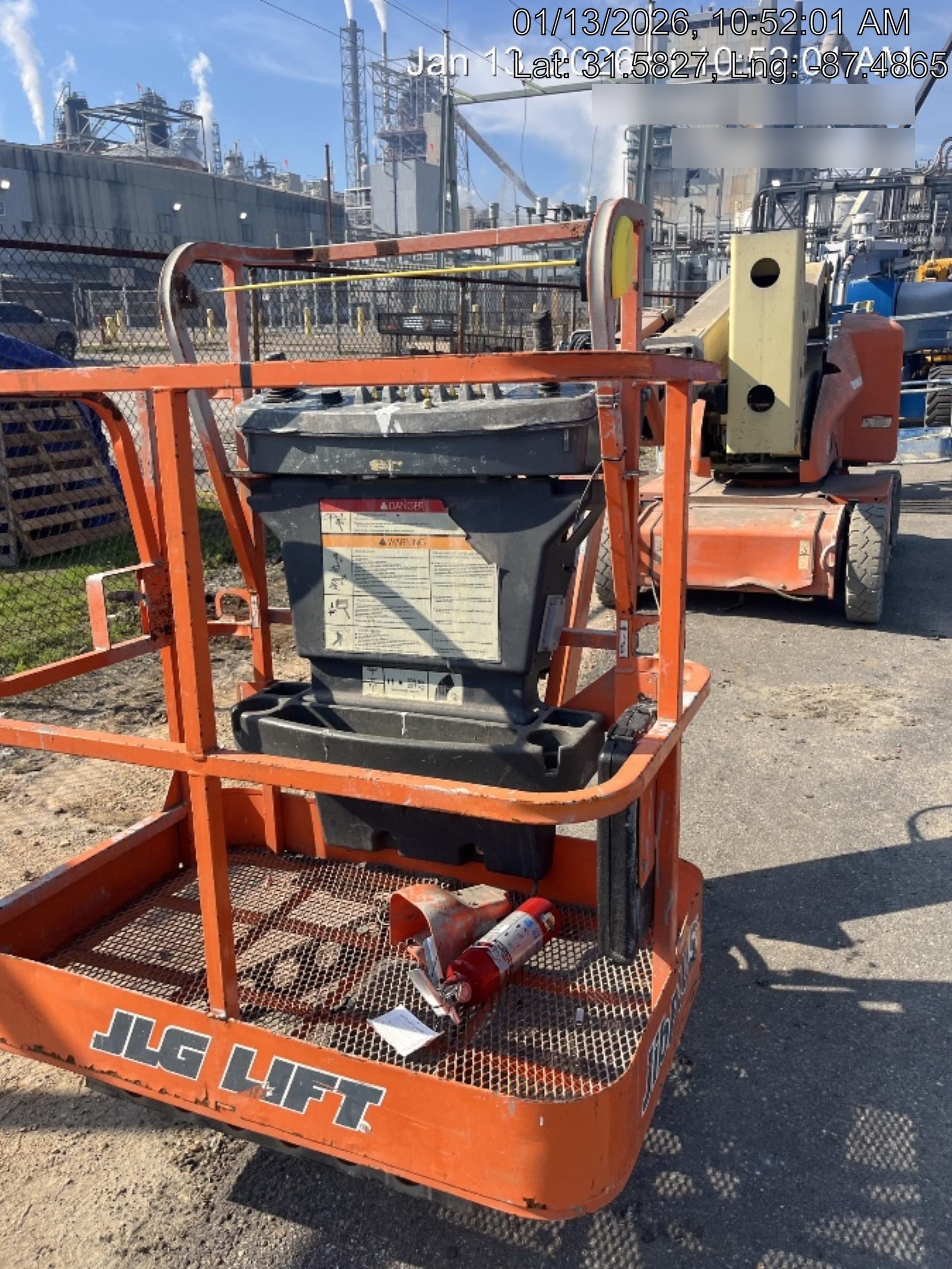 2020 JLG E400AJPN