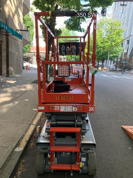 2020 Skyjack SJIII-3219 Solid NM Tires, Half height spring hinged entry gate, Dual Beacons, 800W Inverter