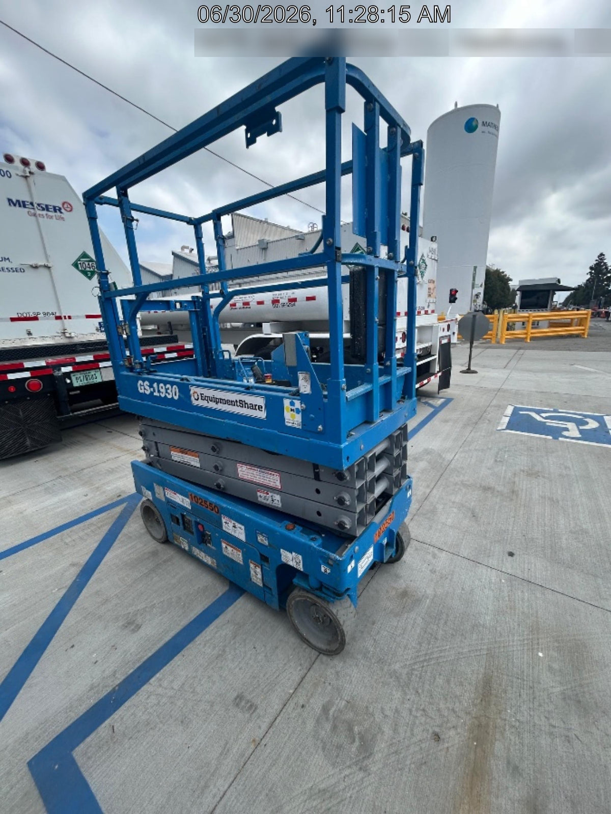2020 Genie GS-1930 Solid Non Marking Tires, Beacon, Folding rails with half height swing gate, 800W Inverter