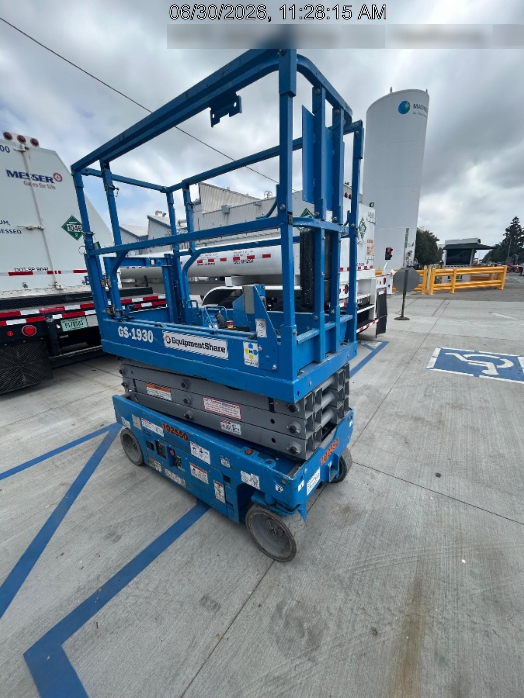 2020 Genie GS-1930 Solid Non Marking Tires, Beacon, Folding rails with half height swing gate, 800W Inverter