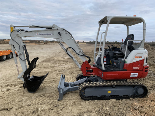 2021 TAKEUCHI TB235-2R