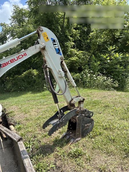 2022 TAKEUCHI TB20e