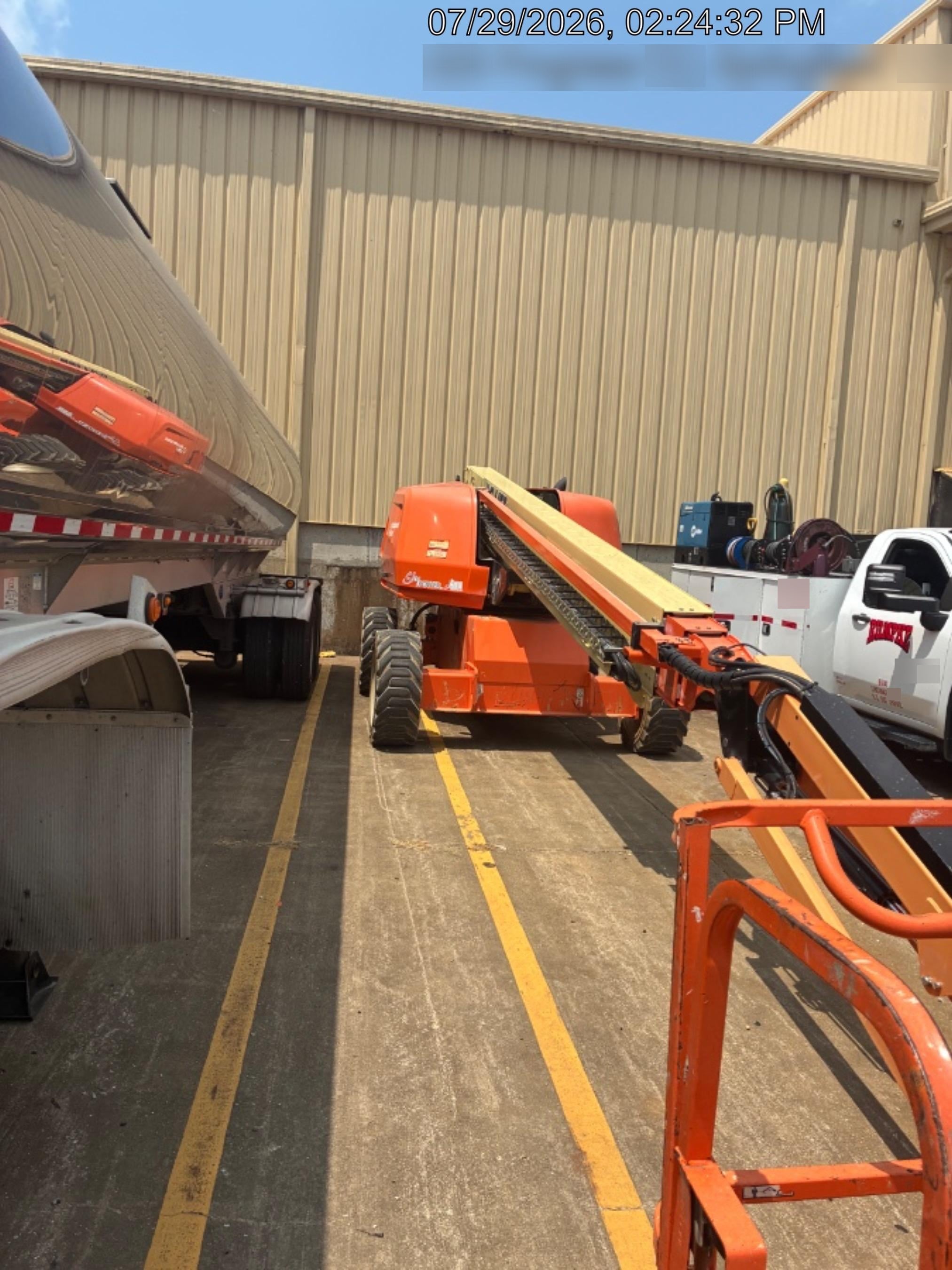 2022 JLG 660SJ