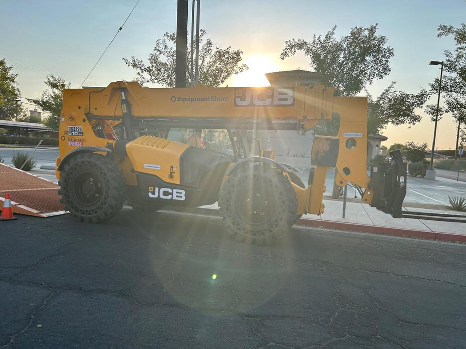 2024 JLG 1001095418S