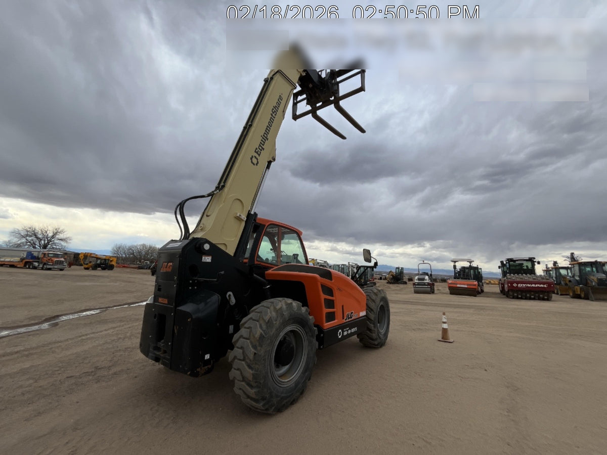 2023 JLG 1732