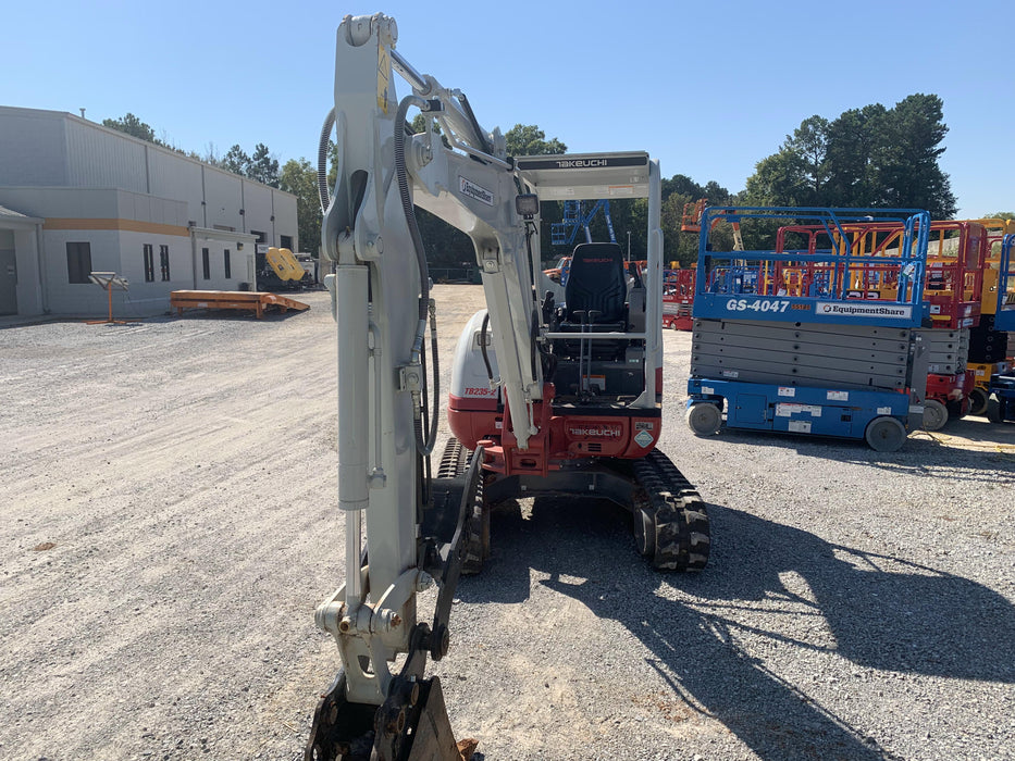 2021 TAKEUCHI TB235-2R
