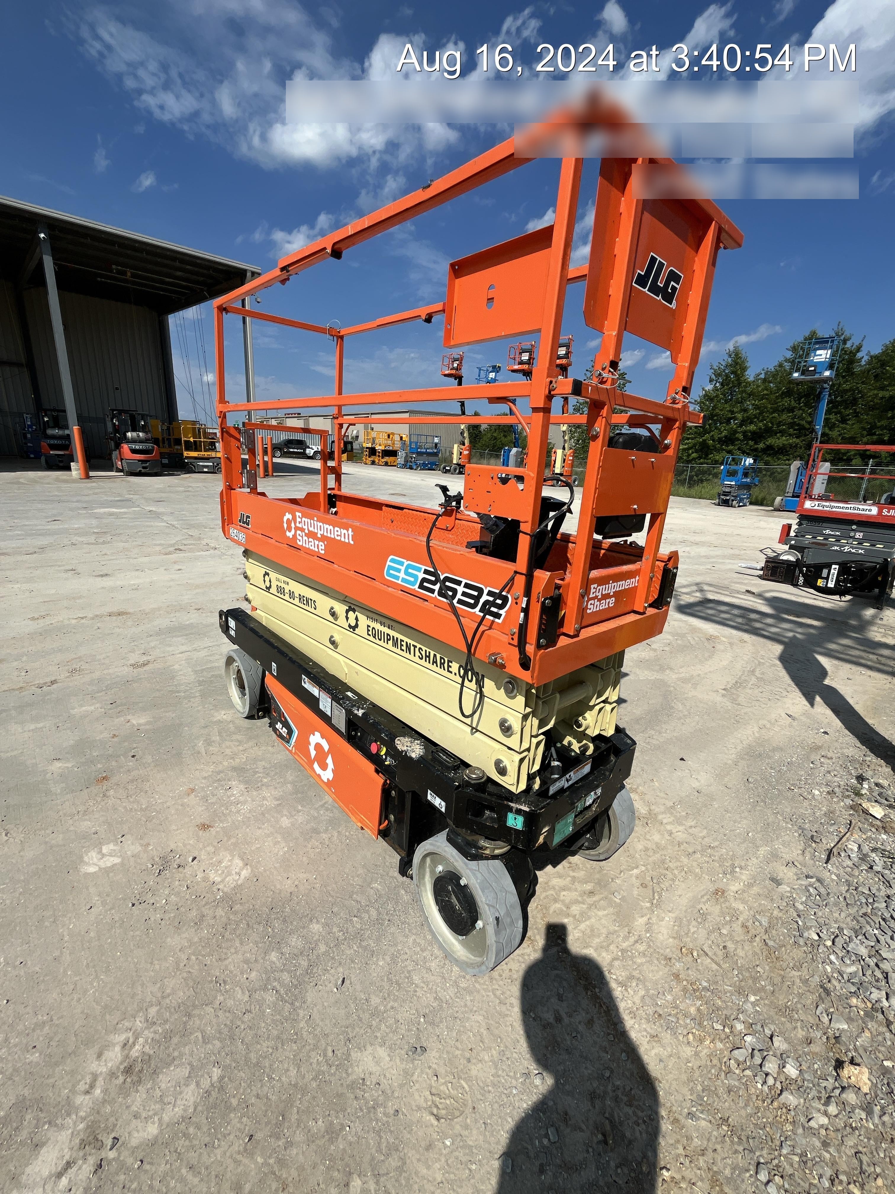 2022 JLG ES2632