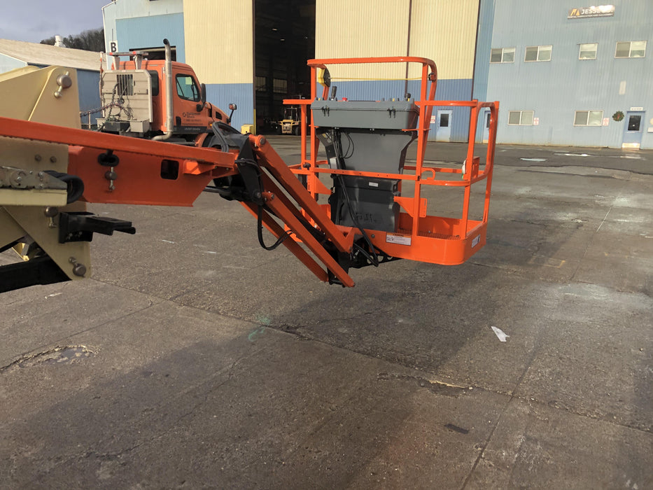 2019 JLG E450AJ