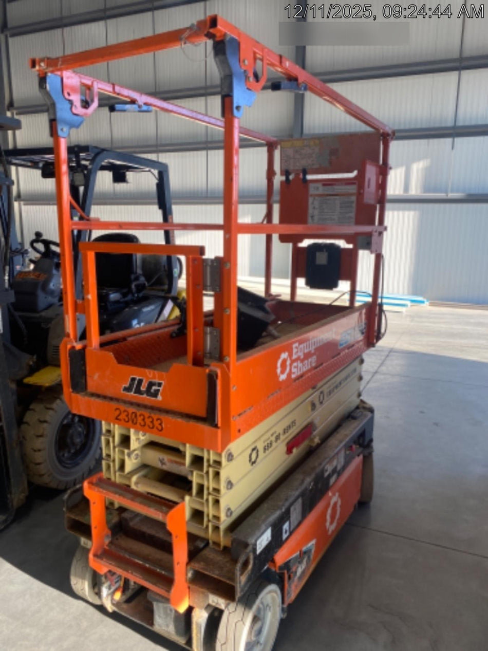 2022 JLG ES1932