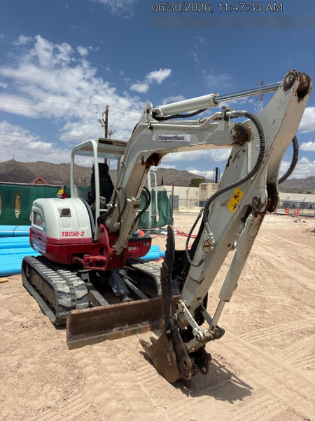 2021 TAKEUCHI TB250-2