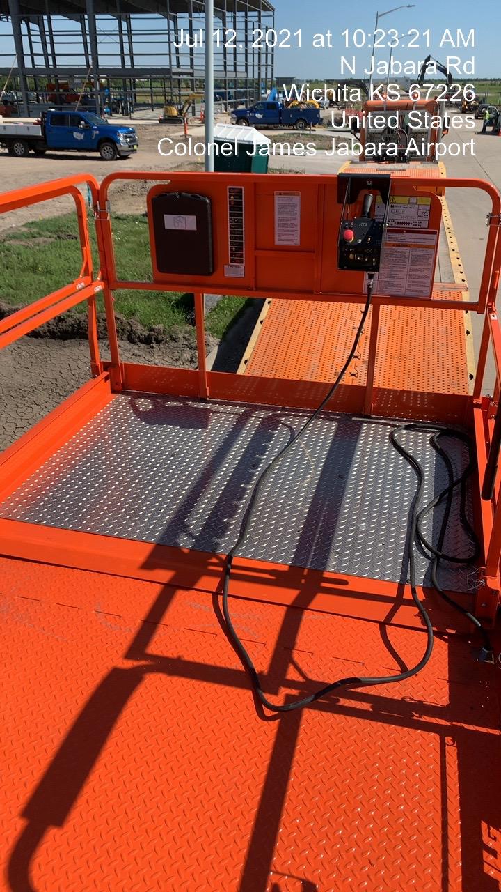 2021 JLG 430LRT