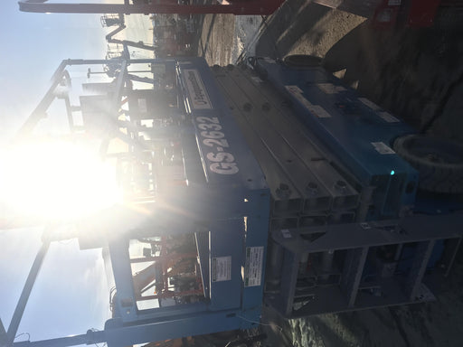 2019 Genie GS-2632 Folding rails with half height swing gate