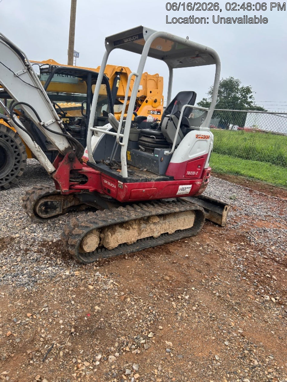 2022 TAKEUCHI TB235-2R