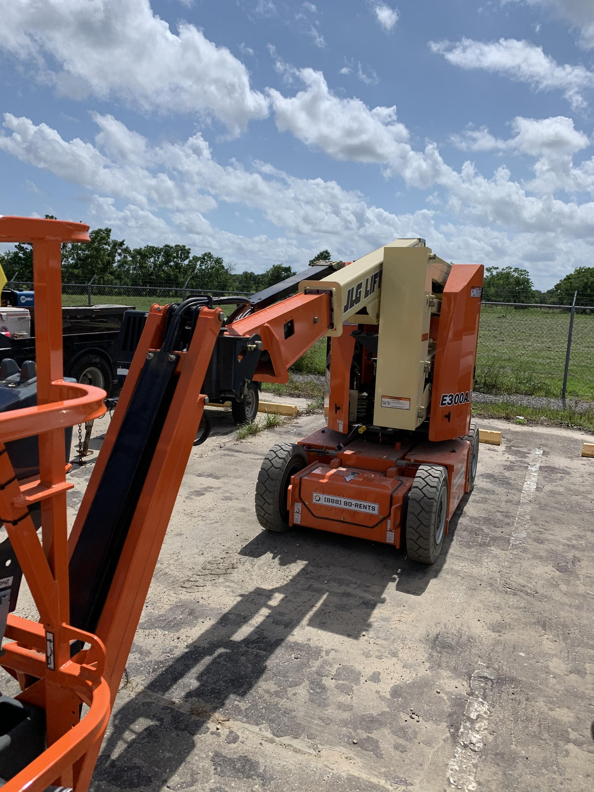 2021 JLG E300AJP