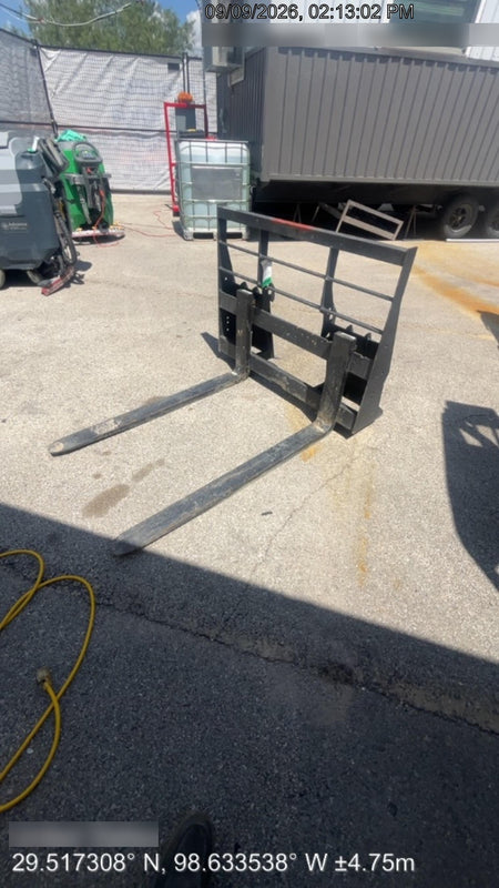 2026 ARROW MATERIAL HANDLING 48" Pallet Forks - Arrow