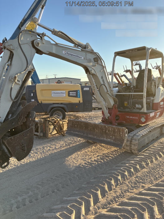 2021 TAKEUCHI TB235-2R